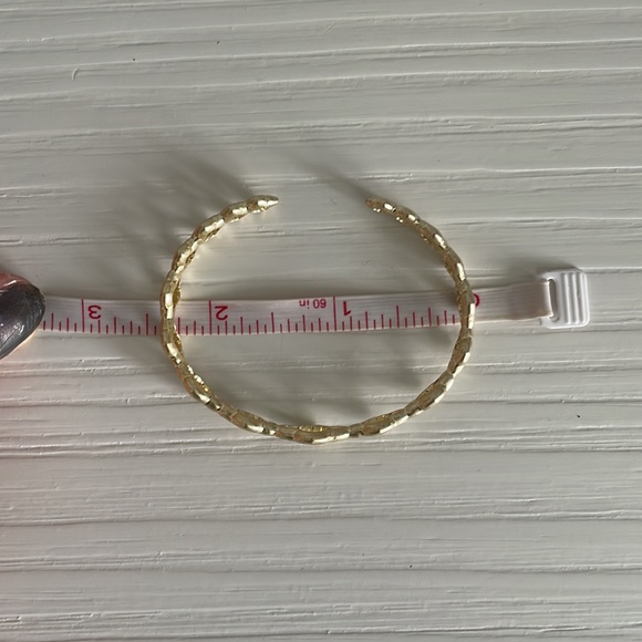 Kendra Scott Abbie Cuff Bracelet in Gold - Picture 7 of 8